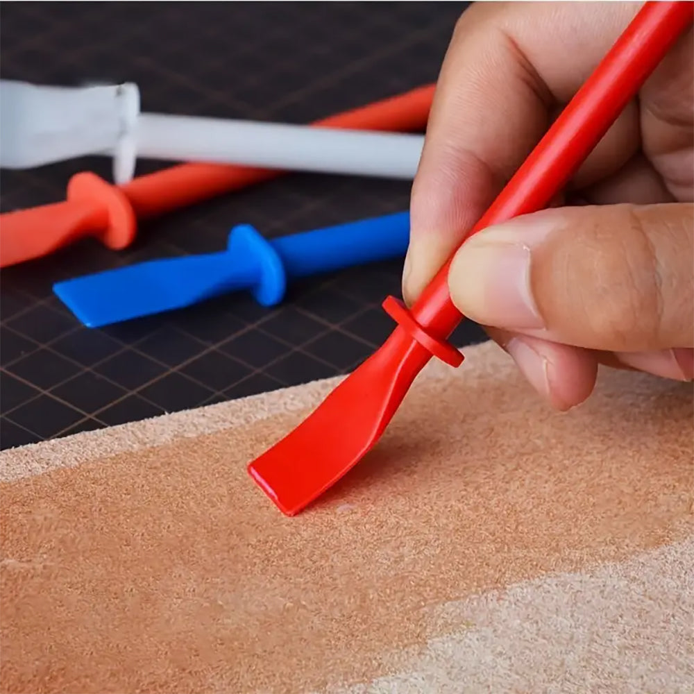 Montie's Craft Supplies - 1 x Glue Spreader / Scraping Tool (random colour)